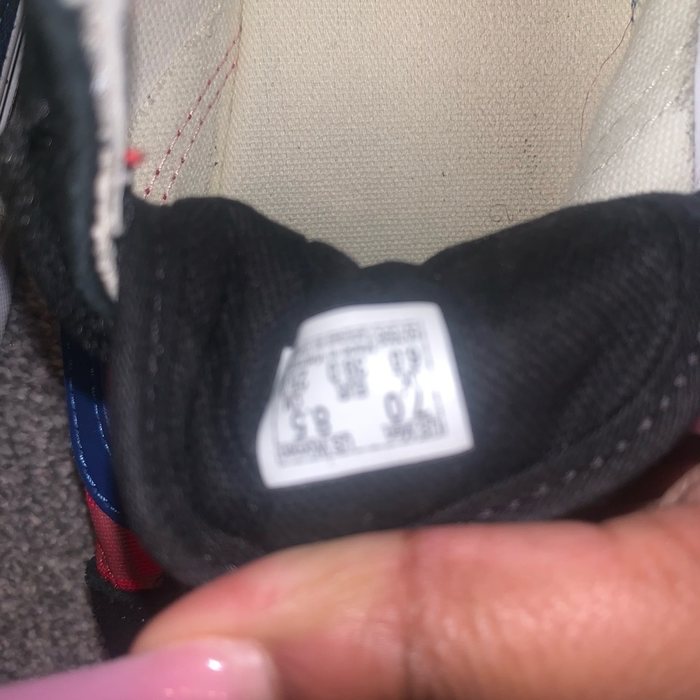 Vans - Picture 7 of 7